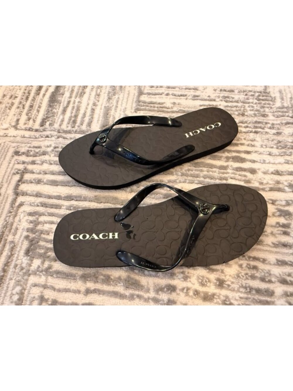 NEW Coach women's size 10 (40) black Abbigal turn-lock flip flops